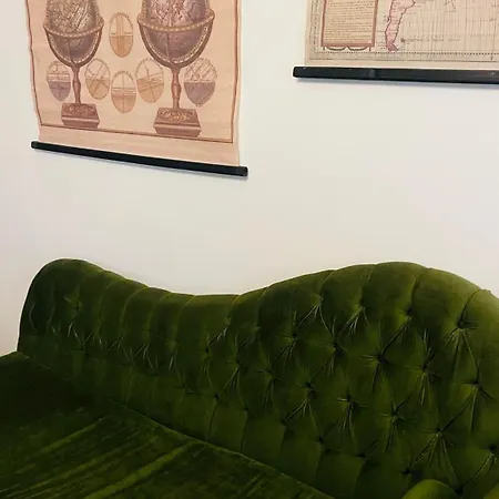 & Comfy 2 Bedroom Apartment